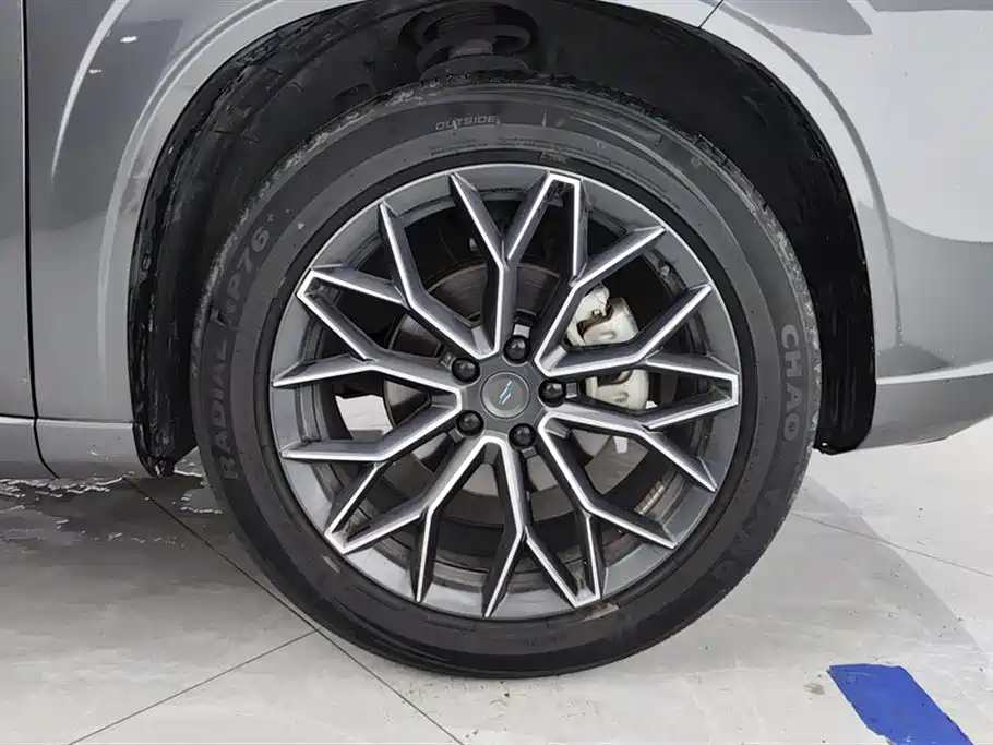 Changan Oshan Z6 Blue Whale 1.5 T DCT Smart Leading