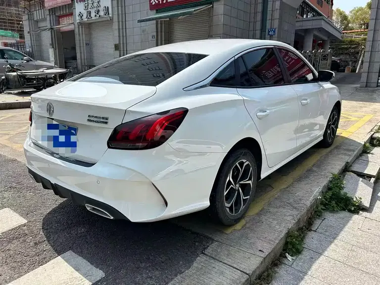 MG5 180 DVVT CVT Luxury