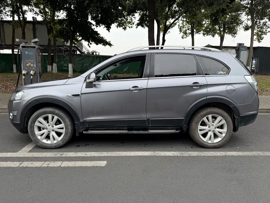 Captiva 2.4 L 4 WD Flagship 7-seat