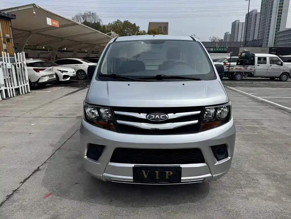 Refine M3 瑞风M3 2021款 PLUS 1.8 L 2座穿梭版