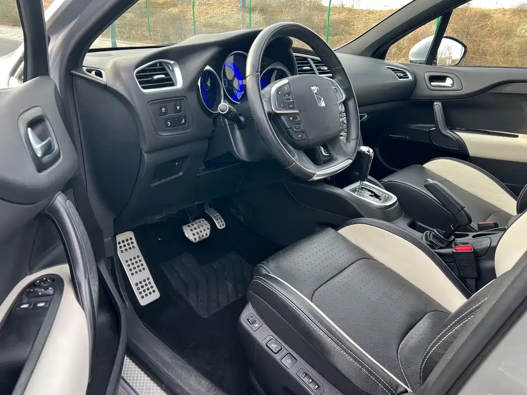 DS 4 1.6 T Graceful
