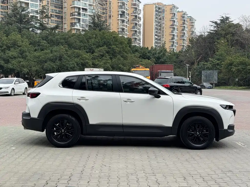 Mazda CX-50 2.0 L