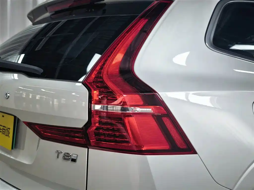 Volvo XC60 PHEV PHEV Hybrid Long Range 4 WD Smart Vision Luxury