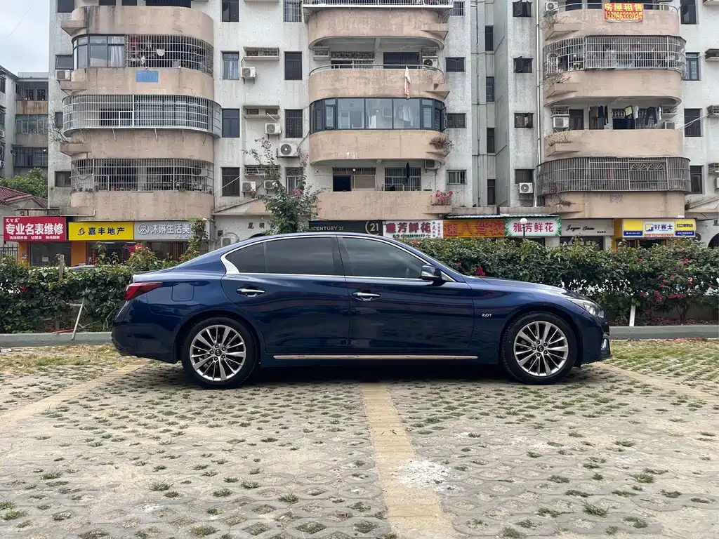 Infiniti Q50 L 2.0 T Comfort Enjoyment CN-V