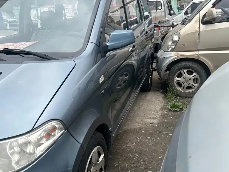 Wuling Hongguang 1.5 L Basic