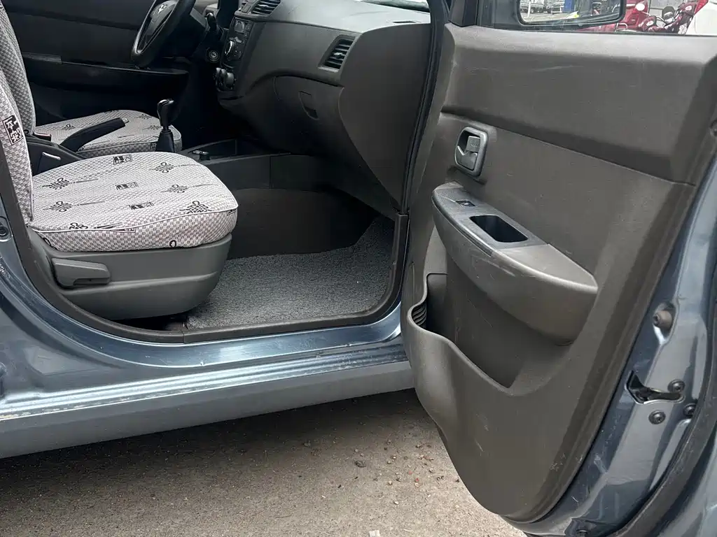 Wuling Hongguang 1.5 L Basic