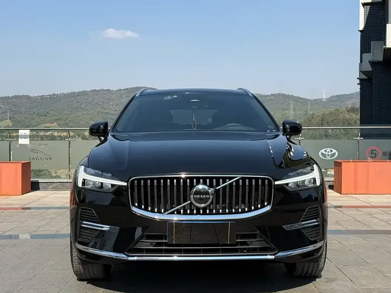 Volvo XC60 B5 4 WD Smart Ease Luxury