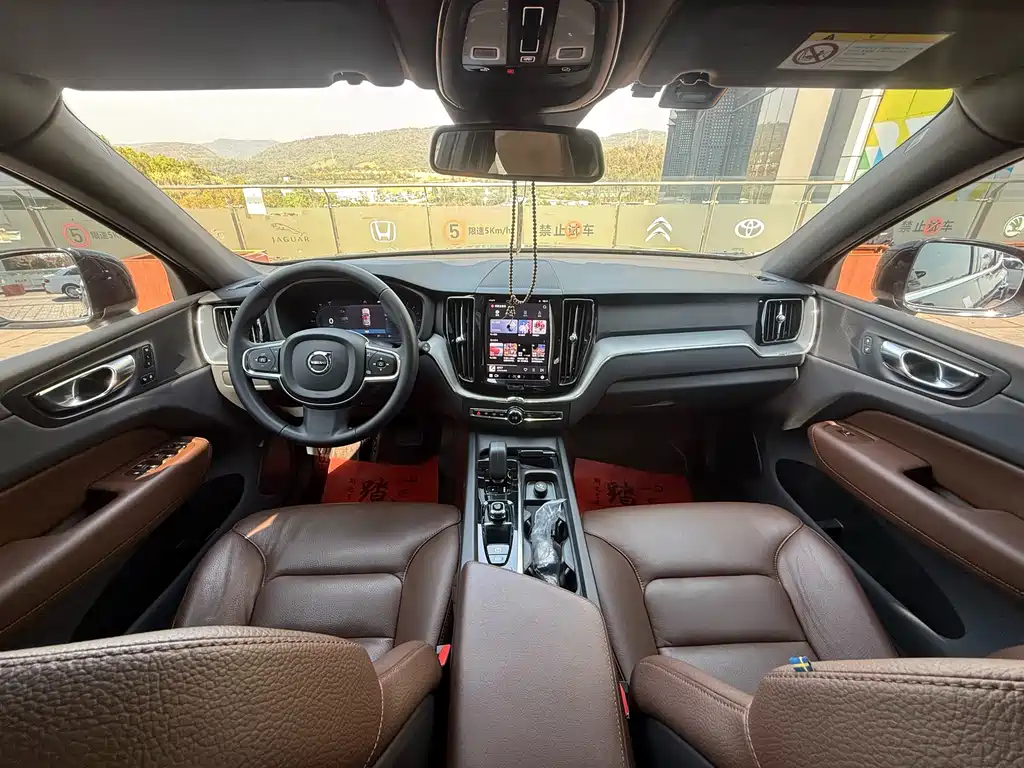 Volvo XC60 B5 4 WD Smart Ease Luxury