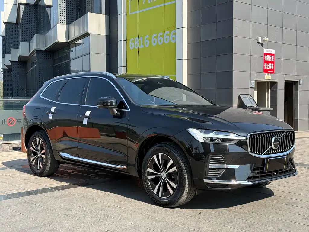 Volvo XC60 B5 4 WD Smart Ease Luxury