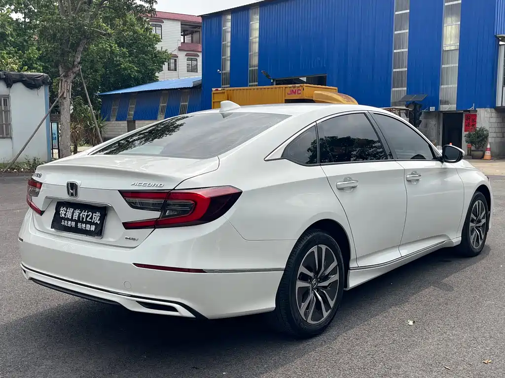 Accord Sharp· Hybrid 2.0 L Sharp Leading