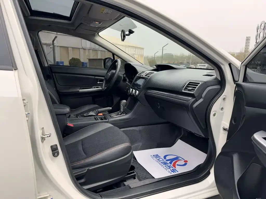 Subaru XV 斯巴鲁XV 2015款 2.0 i 特装运动版