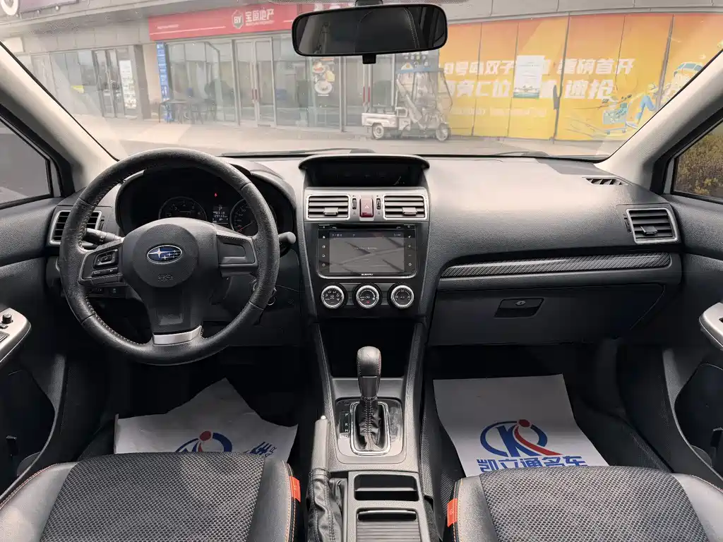 Subaru XV 斯巴鲁XV 2015款 2.0 i 特装运动版