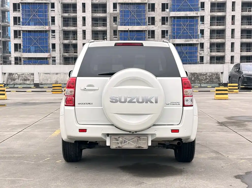 Grand Vitara 2.4 L AT Luxury Navigation 5-door