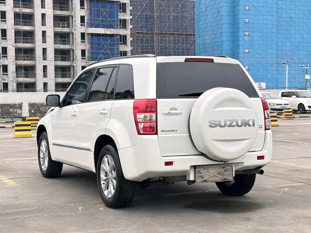 Grand Vitara 2.4 L AT Luxury Navigation 5-door