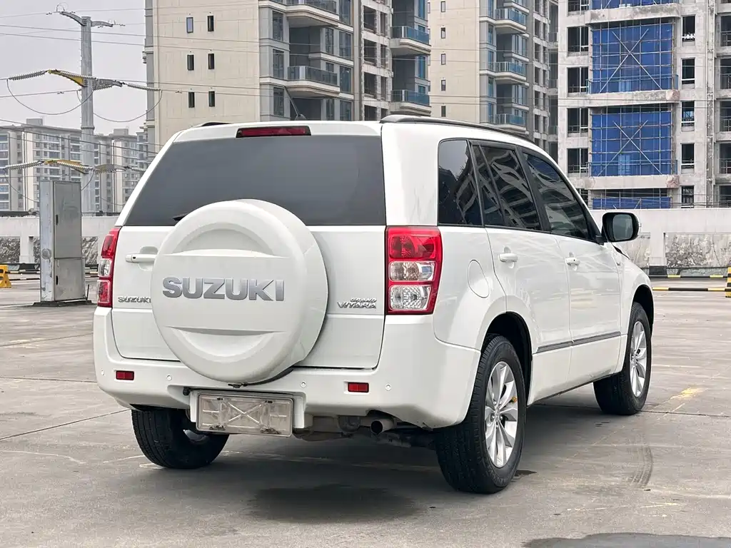Grand Vitara 2.4 L AT Luxury Navigation 5-door