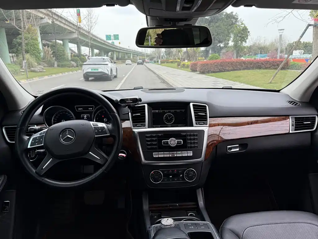 Mercedes-Benz M-Class ML 400 4 MATIC Dynamic