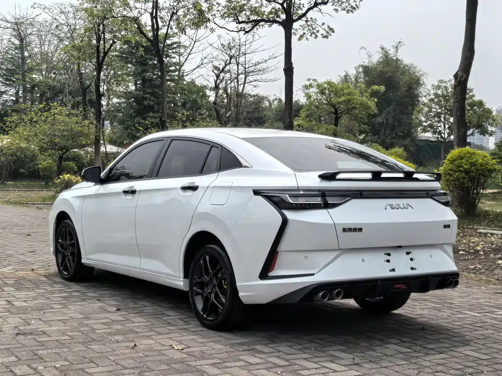 Yixuan Mach 1.5 T Auto Hunt Knight
