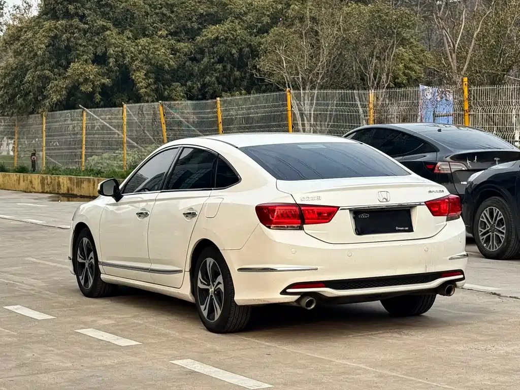 Spirior 2.4 L Honor Shine