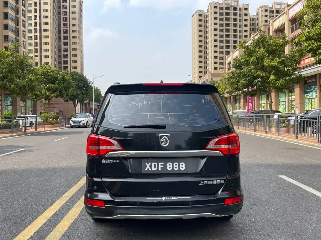 Baojun 730 1.5 L Manual Comfort 7-seat CN-V