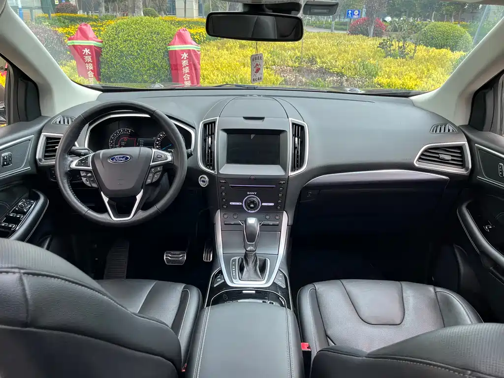 Edge EcoBoost 245 4 WD Supreme Sharp 7-seat