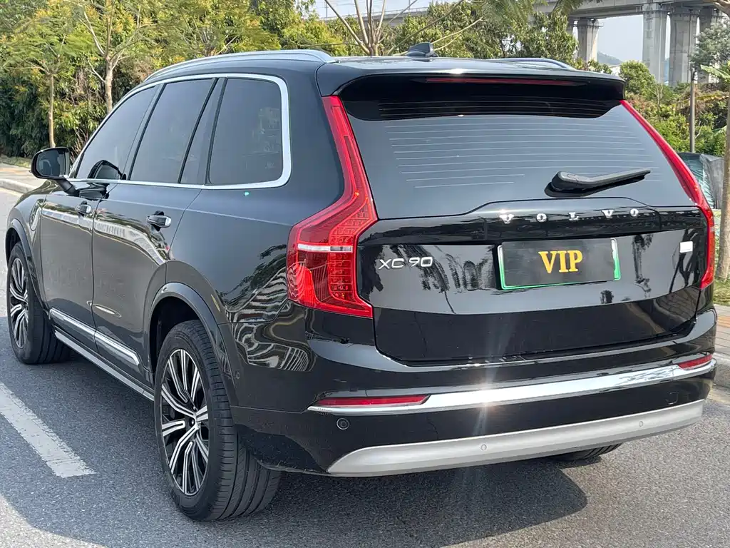 Volvo XC90 PHEV 沃尔沃XC90插电式混动 2022款 改款 E驱混动 T8 智尊豪华版 7座
