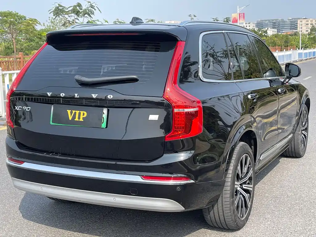 Volvo XC90 PHEV 沃尔沃XC90插电式混动 2022款 改款 E驱混动 T8 智尊豪华版 7座