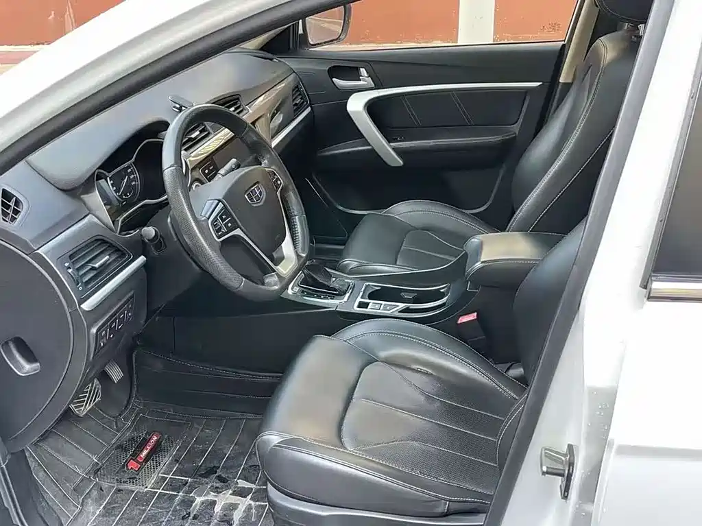 Emgrand Sedan Million 1.3 T CVT Distinguished