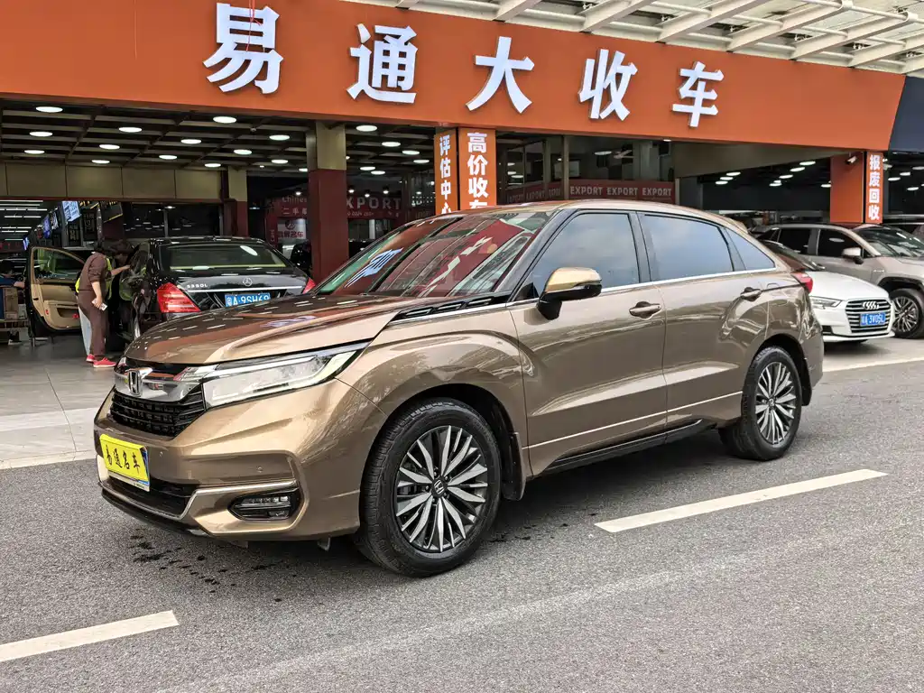 Avancier 370 TURBO 2 WD Luxury