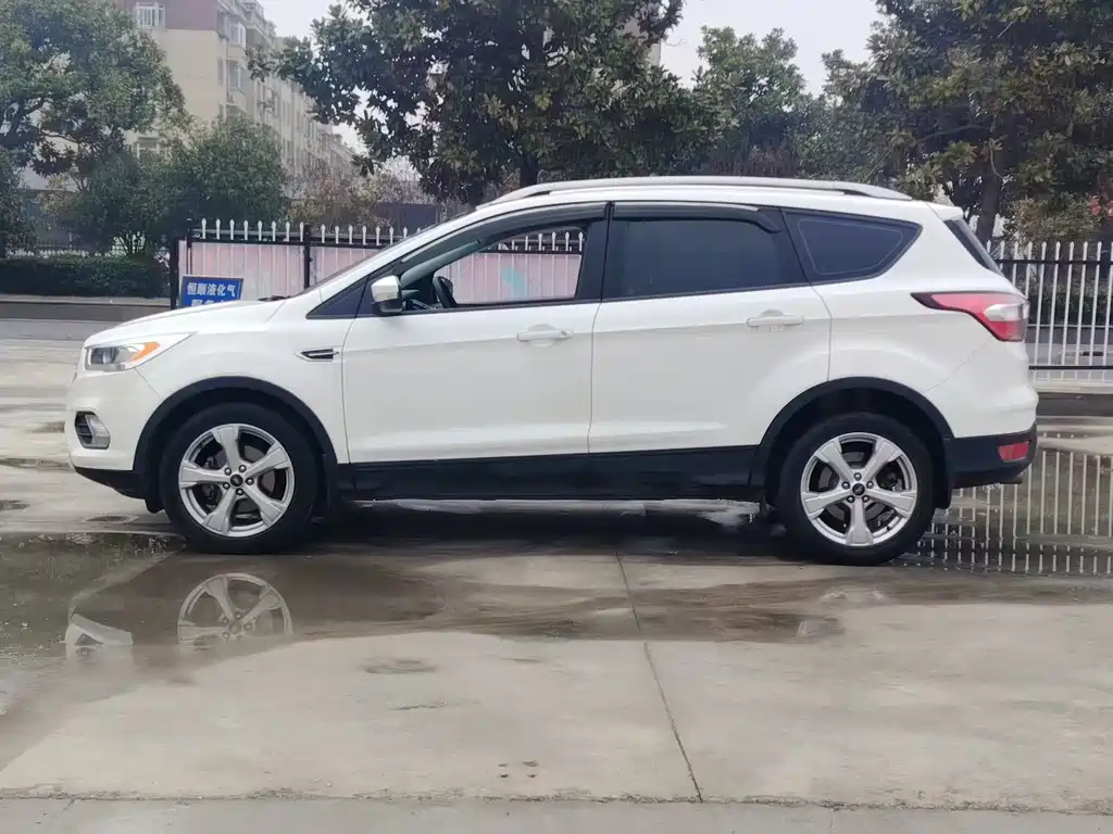 Kuga EcoBoost 180 2 WD Fine Wing