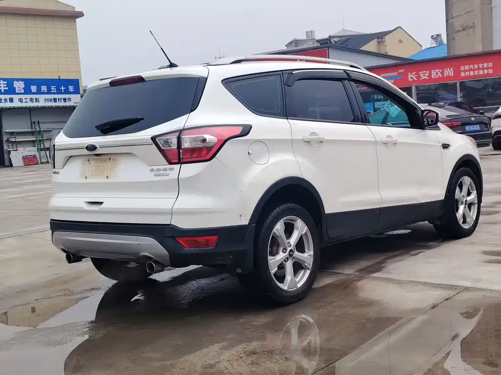Kuga EcoBoost 180 2 WD Fine Wing