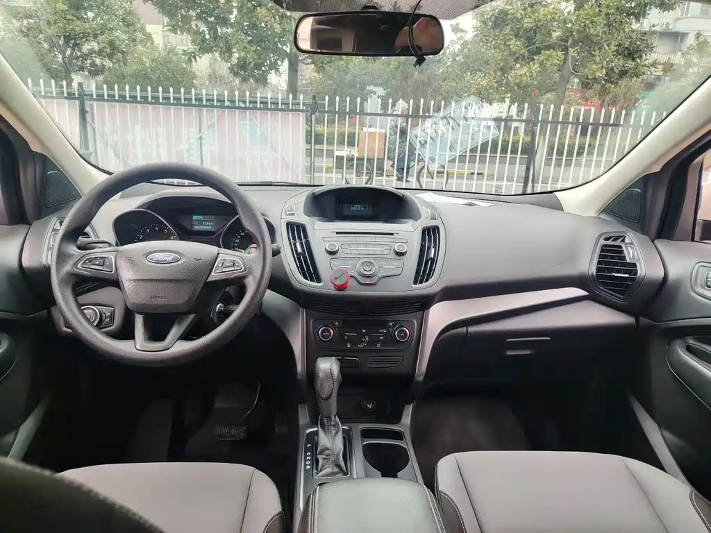 Kuga EcoBoost 180 2 WD Fine Wing