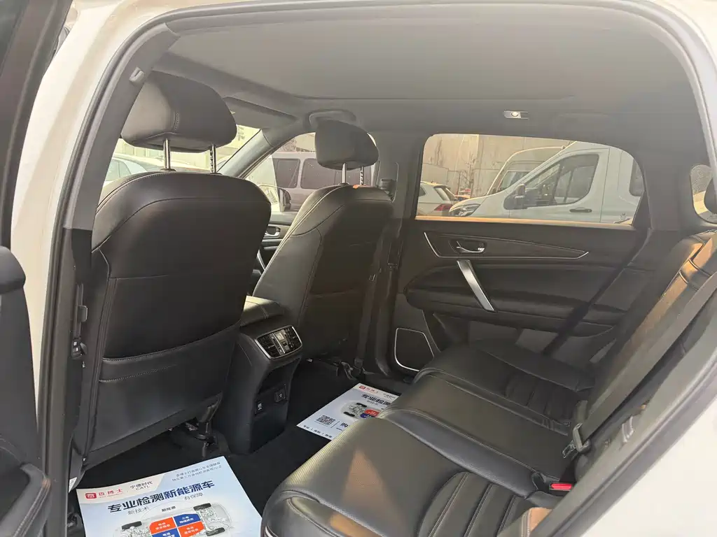 Honda UR-V 370 TURBO 4 WD Premium CN-V