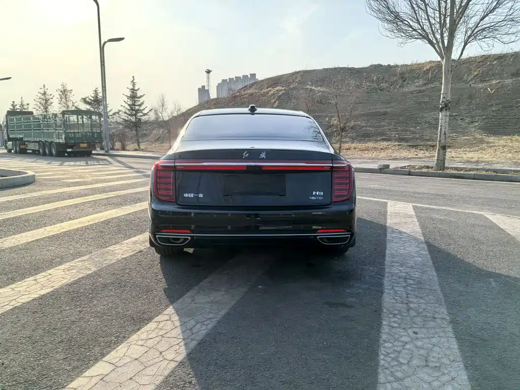 Hongqi H9 2.0 T Connected Flagship Enjoyment