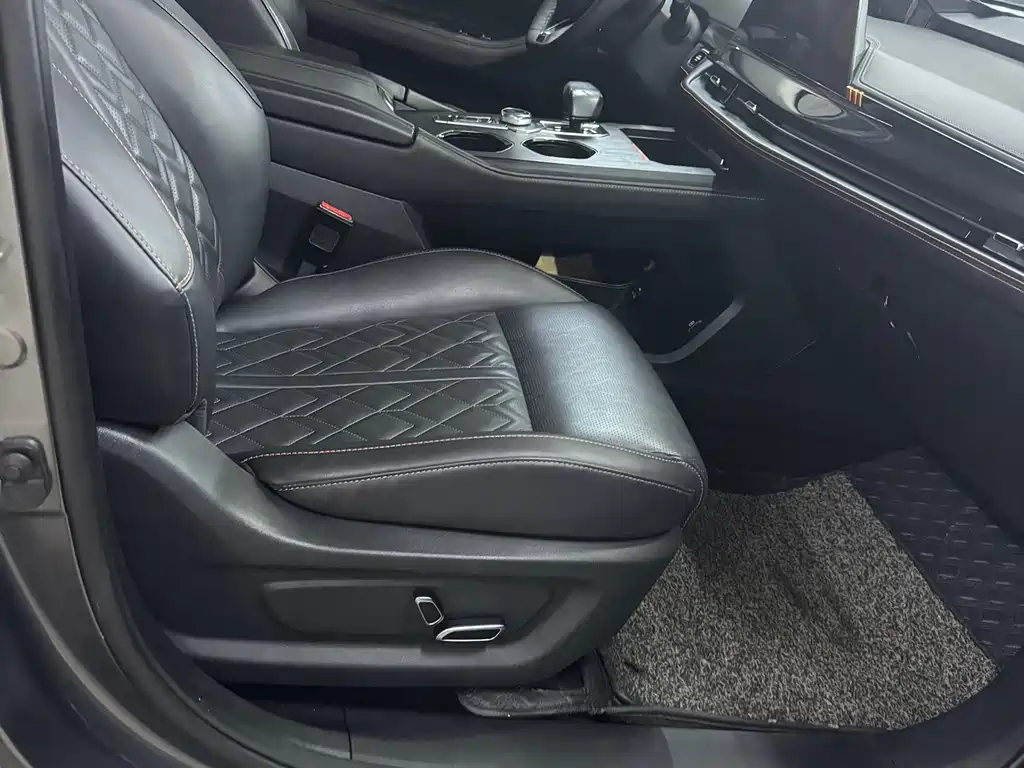 Changan UNI-K 2.0 T Outstanding