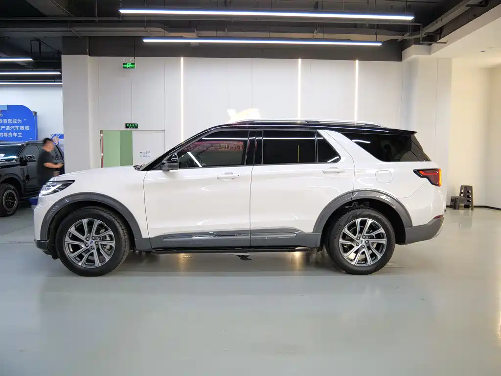 Explorer EcoBoost 285 4 WD Style plus 6-seat