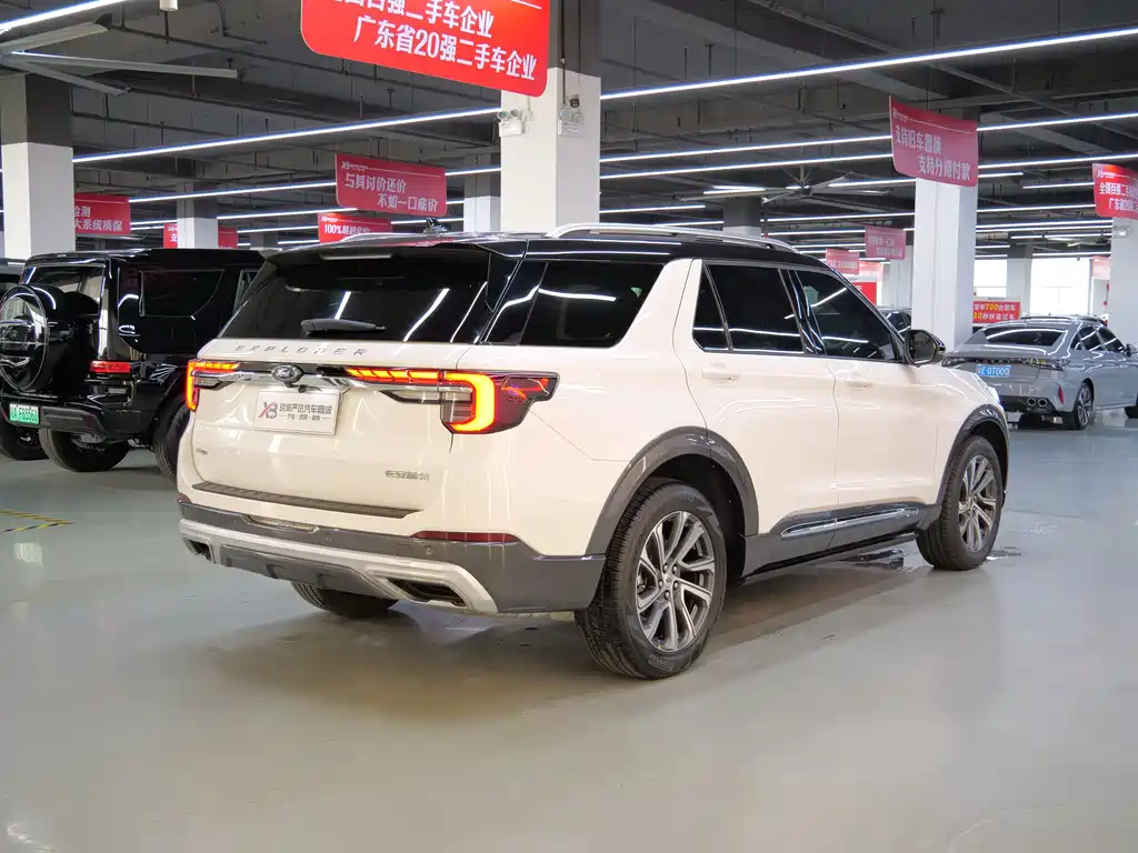 Explorer EcoBoost 285 4 WD Style plus 6-seat