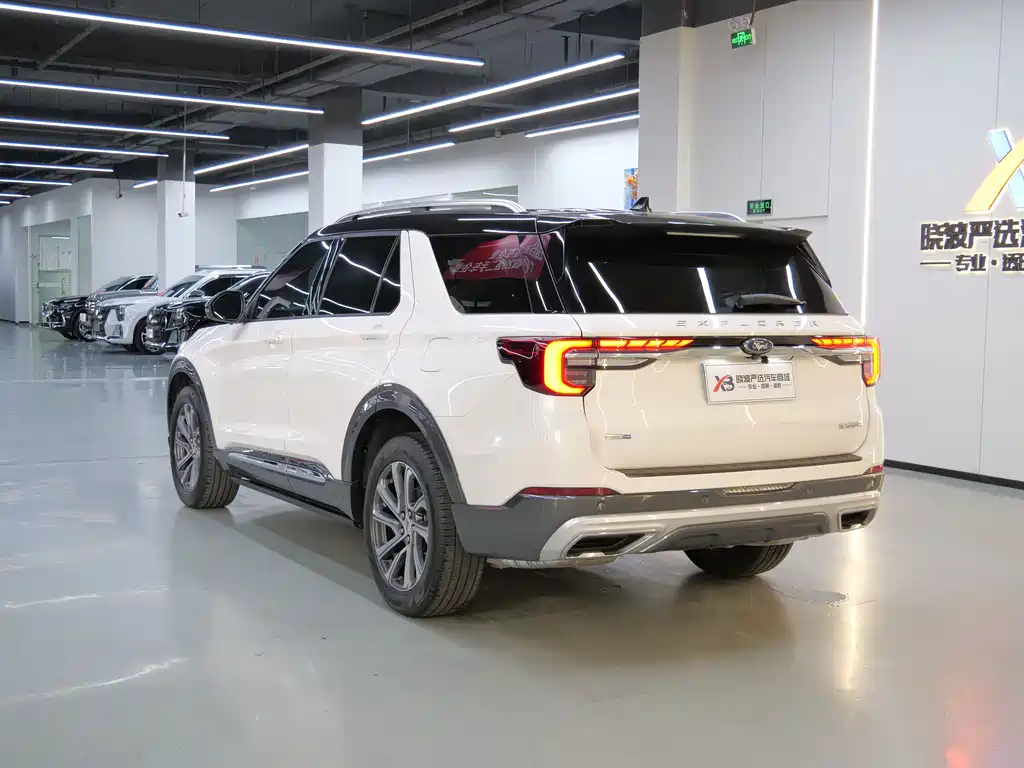 Explorer EcoBoost 285 4 WD Style plus 6-seat