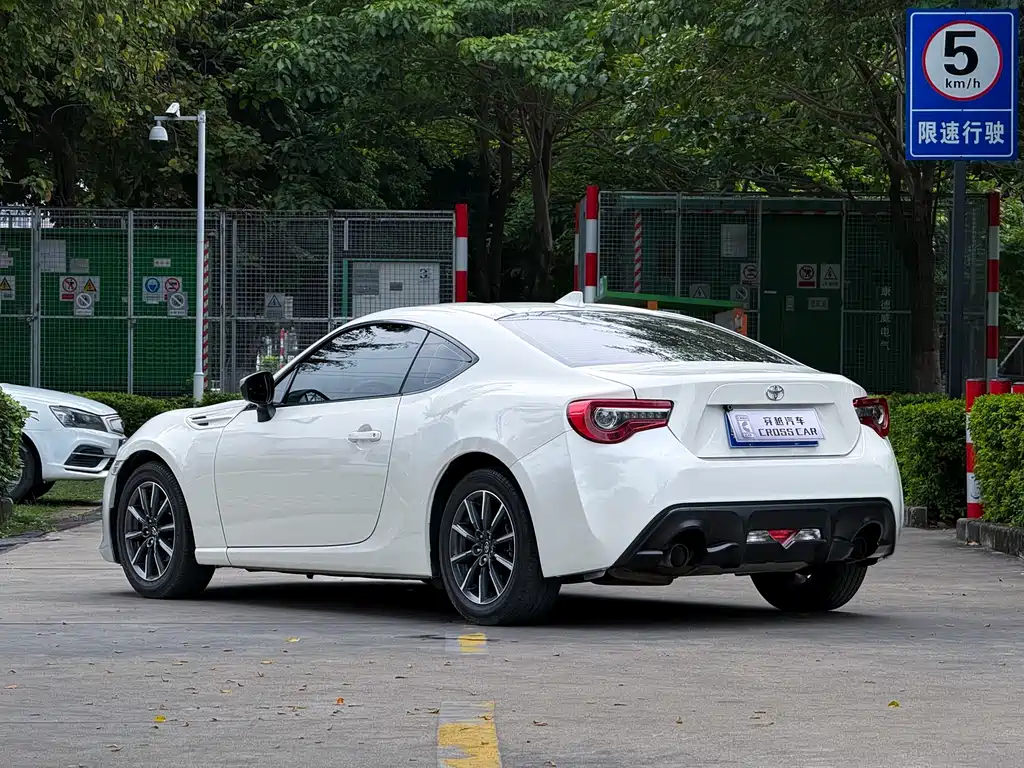 Toyota 86 丰田86 2019款 2.0 L 自动豪华版