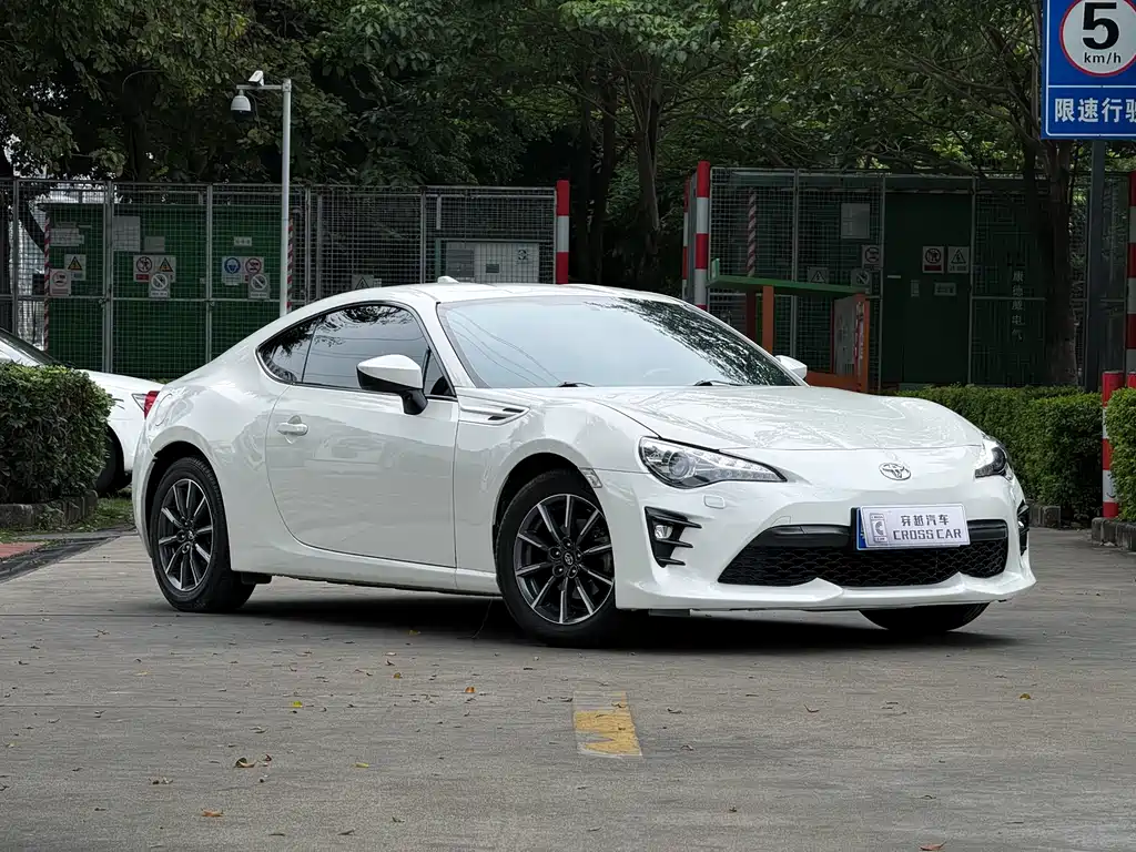 Toyota 86 丰田86 2019款 2.0 L 自动豪华版