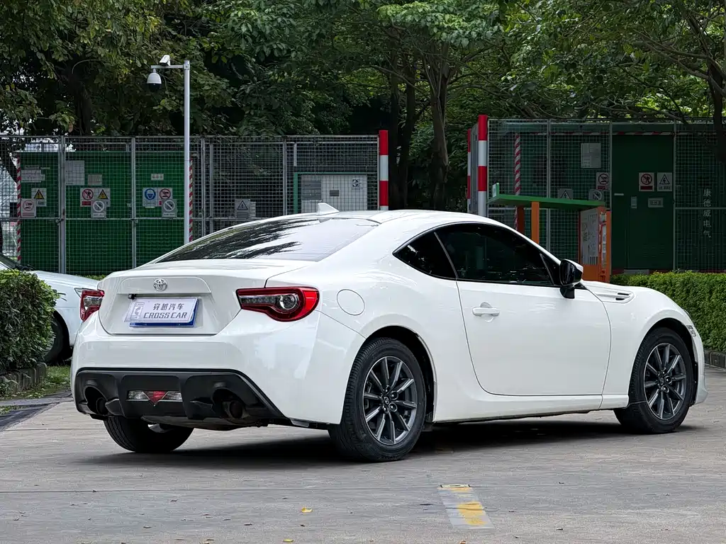 Toyota 86 丰田86 2019款 2.0 L 自动豪华版