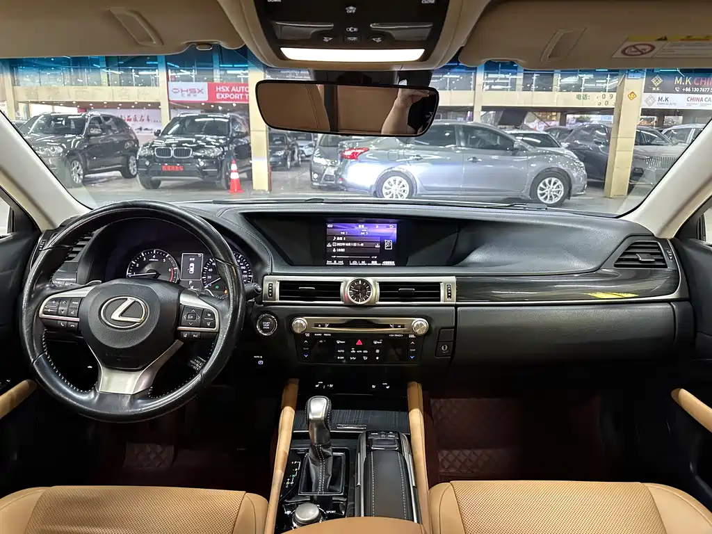 Lexus GS 200 t Leading