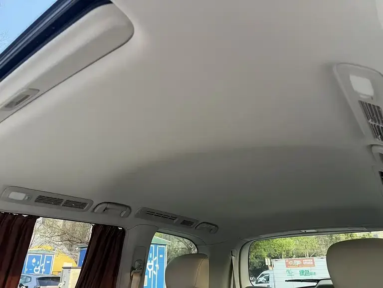 Infiniti QX80 5.6 L 4 WD
