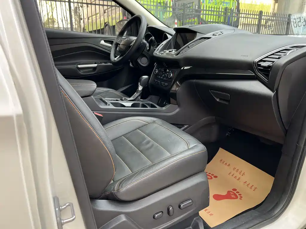 Kuga EcoBoost 245 4 WD Sport