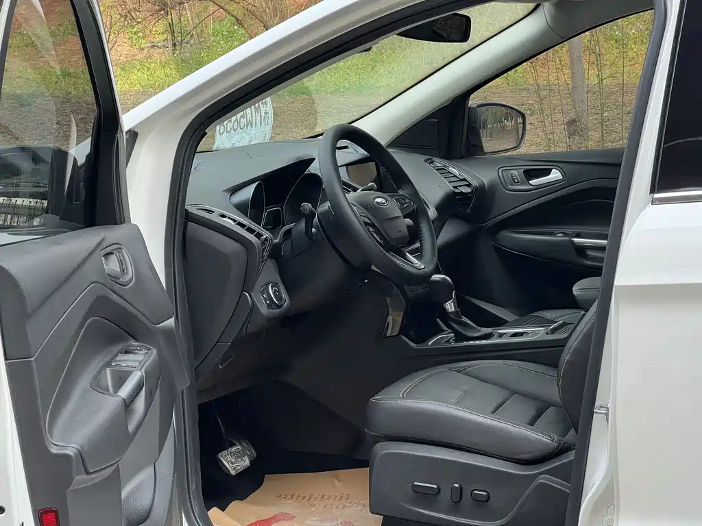 Kuga EcoBoost 245 4 WD Sport