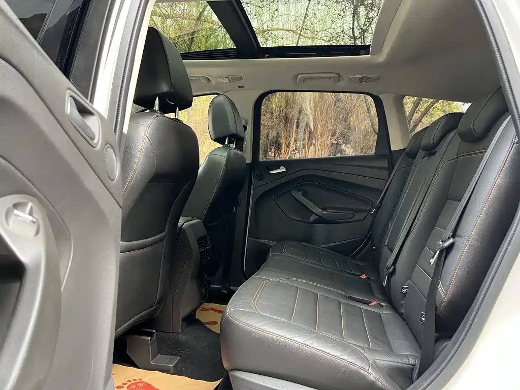 Kuga EcoBoost 245 4 WD Sport