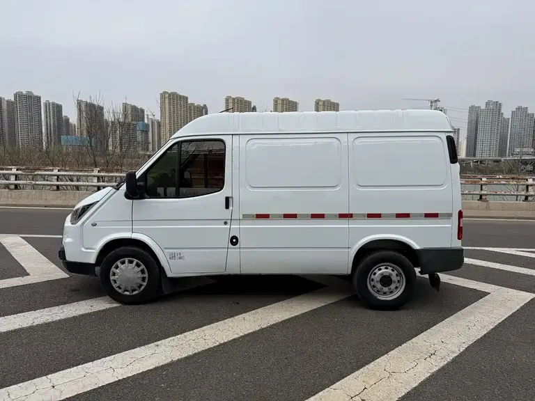 JMC Transit Custom 2.8 T Commercial SWB Mid Roof 3-seatJX493