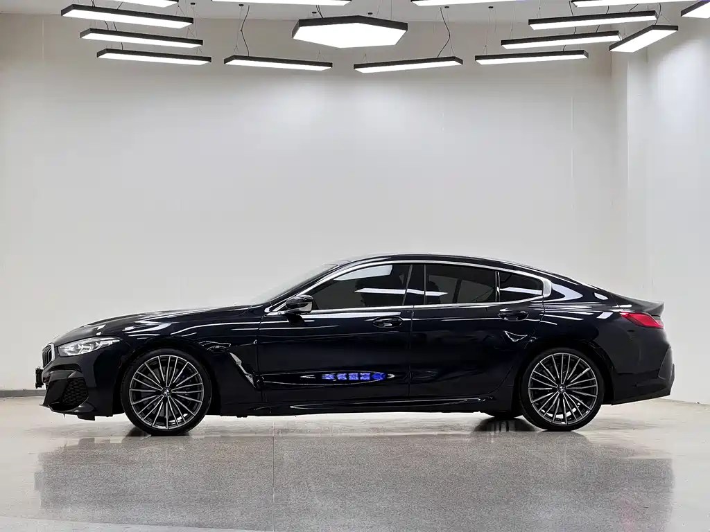 BMW 8 Series Facelift 840 i 4-door Coupe M Sport Package