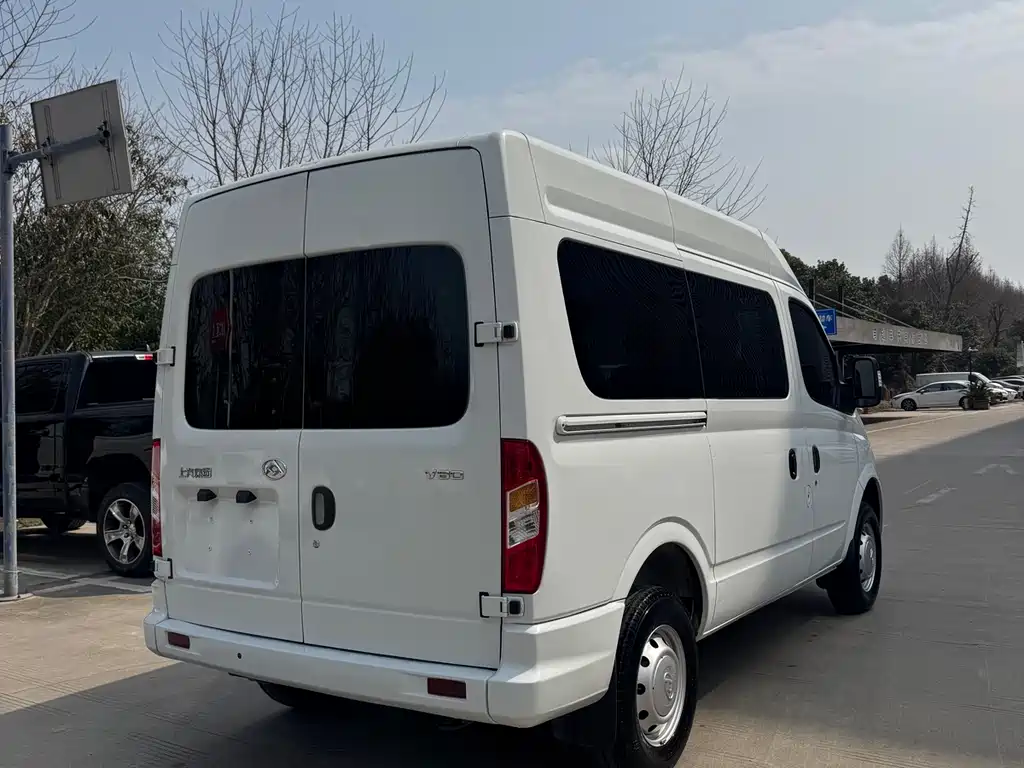 Xintu V80 2.0 T Manual Classic Aoyuntong SWB Mid Roof 5 6-seat