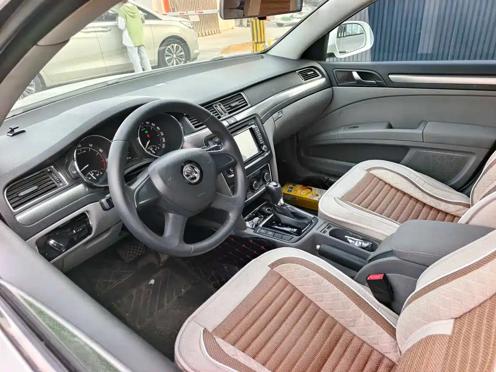 Superb 1.4 TSI DSG Gentleman
