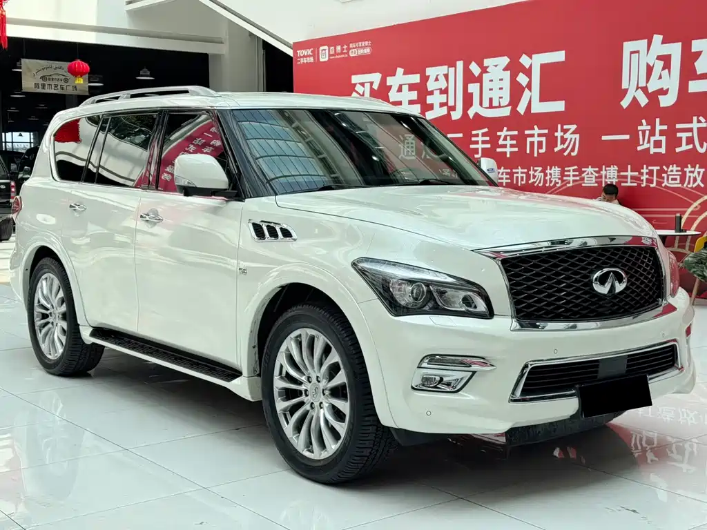 Infiniti QX80 5.6 L 4 WD